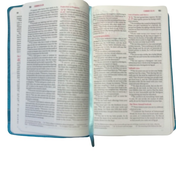 NIV Bible For‎ Teen Girls Teal Embossed Built in Bookmark - Picture 4 of 5